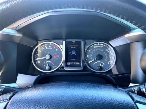 Used 2020 Toyota Tacoma Limited image 17