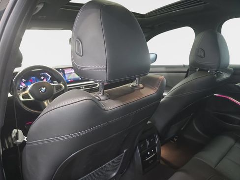 Used 2023 BMW 330i Sedan w/ M Sport Package RWD image 9