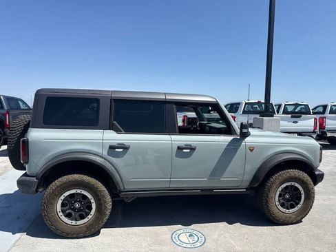 Used 2022 Ford Bronco Badlands AWD/4WD image 6