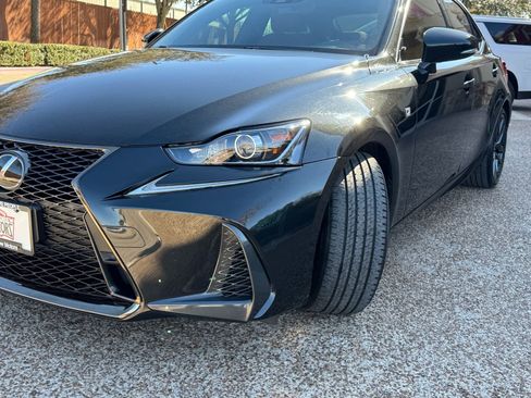 Used 2019 Lexus IS 300 image 3