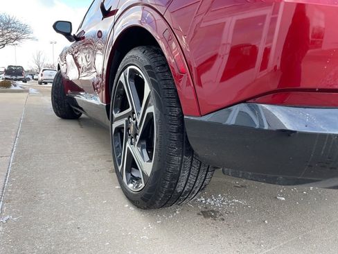 Used 2024 Chevrolet Equinox EV LT image 18