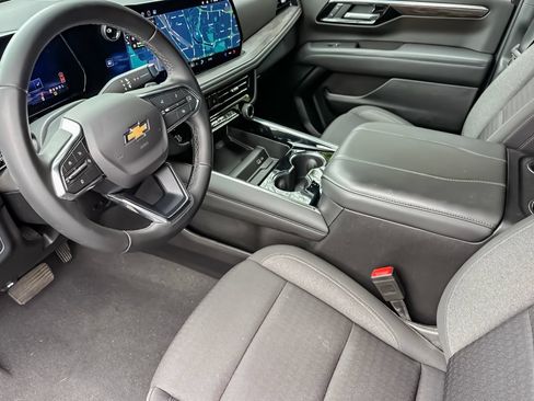 Used 2025 Chevrolet Tahoe LS AWD/4WD image 9