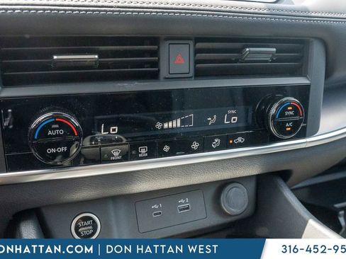 Used 2023 Nissan Rogue SV FWD image 9