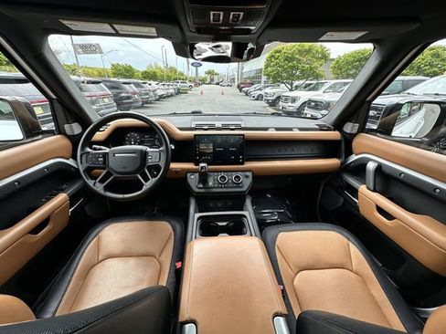 Used 2024 Land Rover Defender 130 X-Dynamic SE AWD/4WD image 3