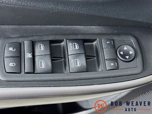 Used 2020 Jeep Cherokee Latitude Plus w/ Comfort/Convenience Group AWD/4WD image 19