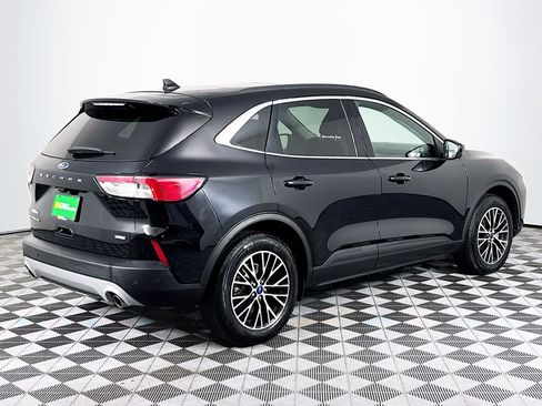 Used 2022 Ford Escape Titanium image 10