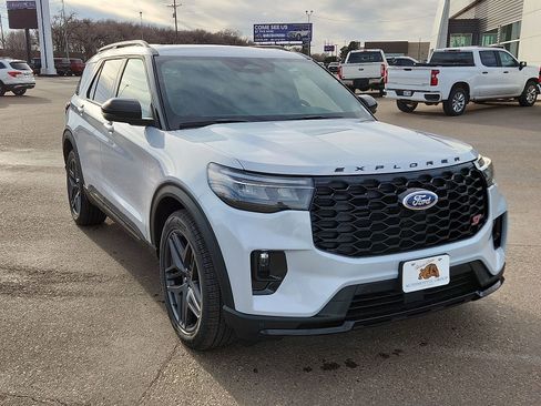 New 2026 Ford Explorer ST w/ Sun And Sound Package image 6