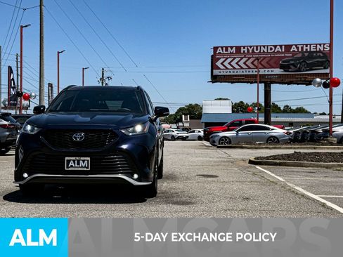 Used 2022 Toyota Highlander XSE AWD/4WD image 3