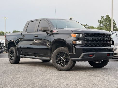 Used 2021 Chevrolet Silverado 1500 Custom Trail Boss w/ Midnight Edition AWD/4WD image 2