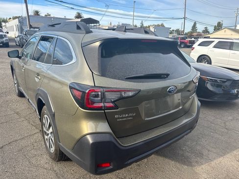 Used 2024 Subaru Outback Premium AWD/4WD image 2