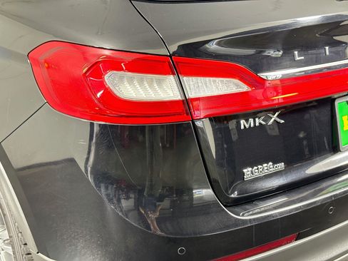 Used 2018 Lincoln MKX Reserve w/ Lincoln MKX Climate Package AWD/4WD image 36