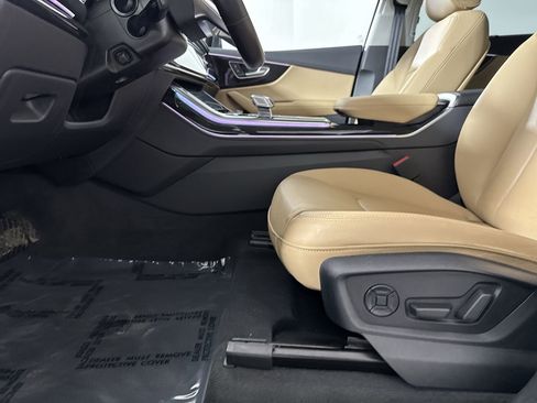 Used 2023 Audi Q7 3.0T Prestige w/ Prestige Package image 28