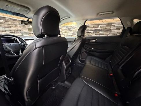 Used 2017 Ford Edge SEL w/ Equipment Group 201A AWD/4WD image 31