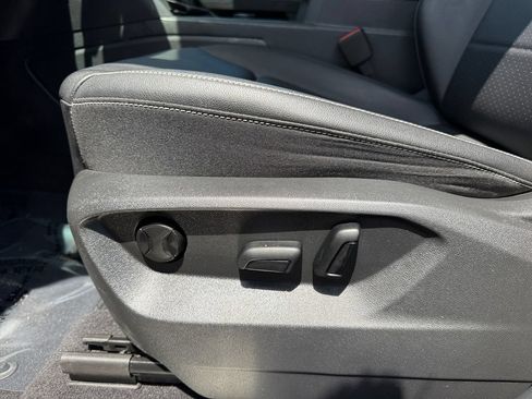 Used 2023 Volkswagen Atlas SE w/ Panoramic Sunroof Package AWD/4WD image 10