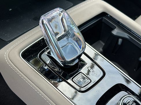 New 2026 Volvo XC90 T8 Plus image 19