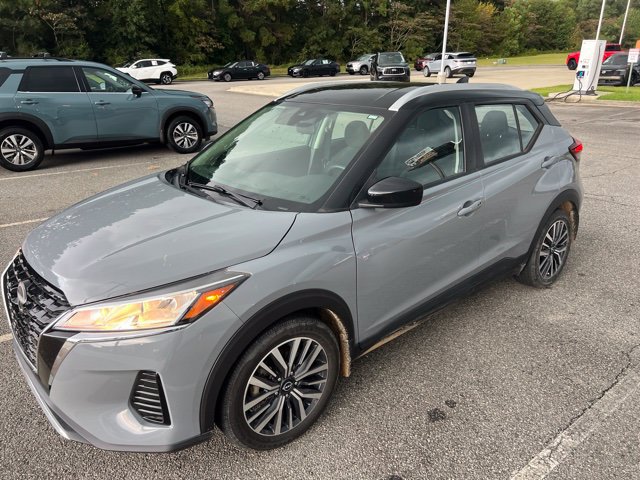 Used 2023 Nissan Kicks SV FWD image 1