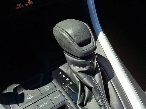 Used 2025 Toyota RAV4 XLE w/ Convenience Package FWD image 15
