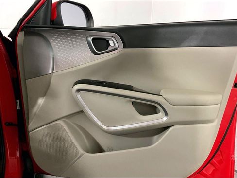 Certified 2024 Kia Soul LX FWD image 25