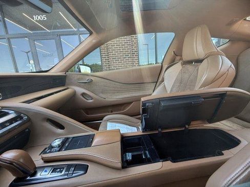 Used 2018 Lexus LC 500 Coupe w/ Sport Package RWD image 24
