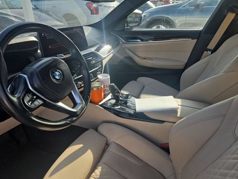 Used 2021 BMW 530i RWD image 12