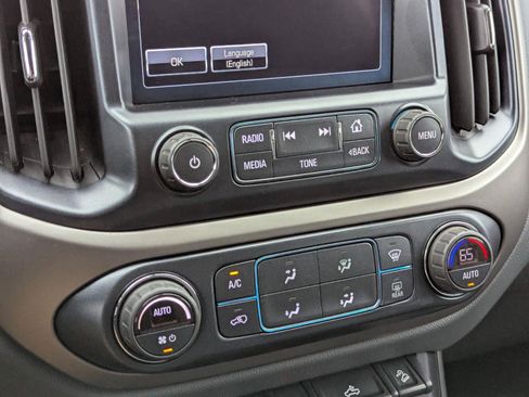 Used 2018 Chevrolet Colorado Z71 AWD/4WD image 22