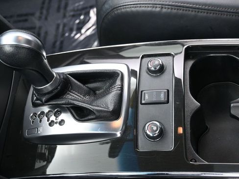 Used 2016 INFINITI QX70 AWD w/ Premium Package image 21