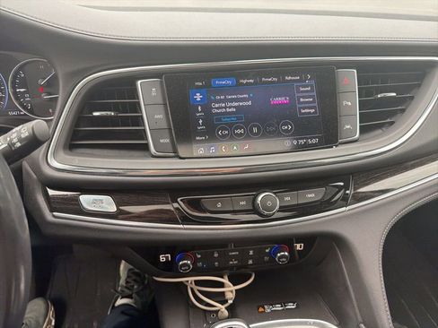 Used 2021 Buick Enclave Avenir w/ Avenir Technology Package AWD/4WD image 11