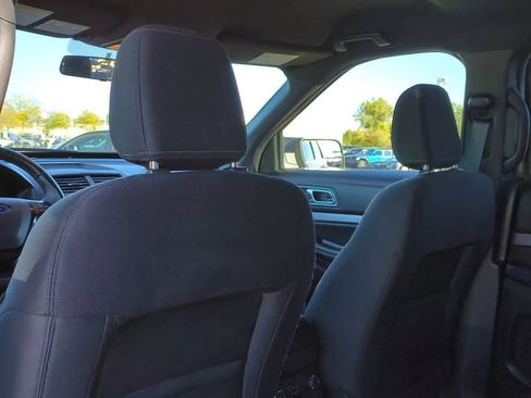 Used 2018 Ford Explorer XLT image 16