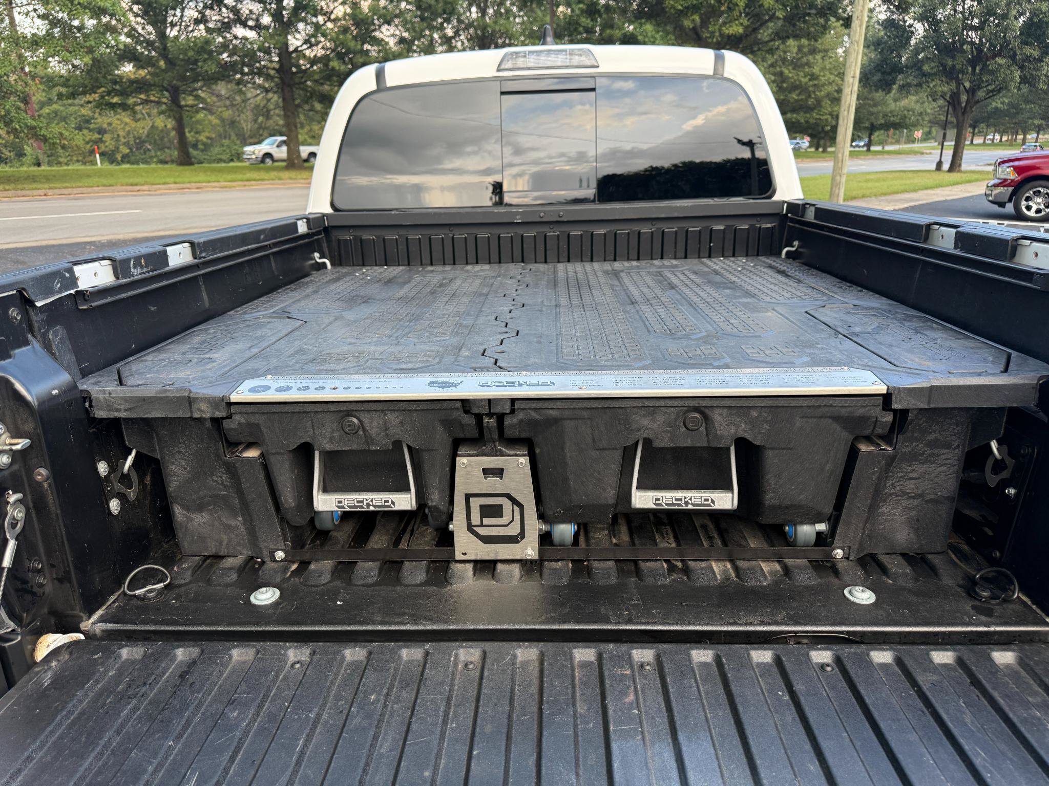 Used 2020 Toyota Tacoma TRD Off-Road AWD/4WD image 4