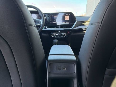 New 2026 Chevrolet Trax ACTIV w/ Sunroof Package FWD image 23