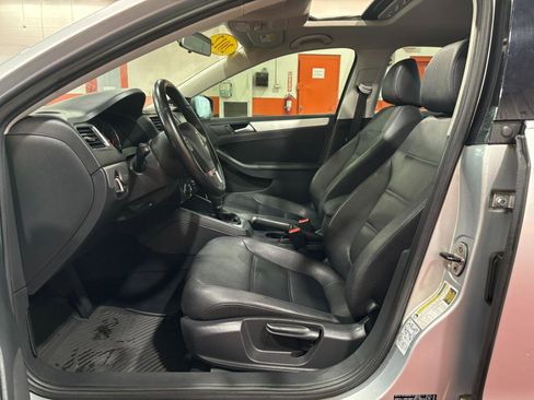 Used 2012 Volkswagen Jetta SEL image 12