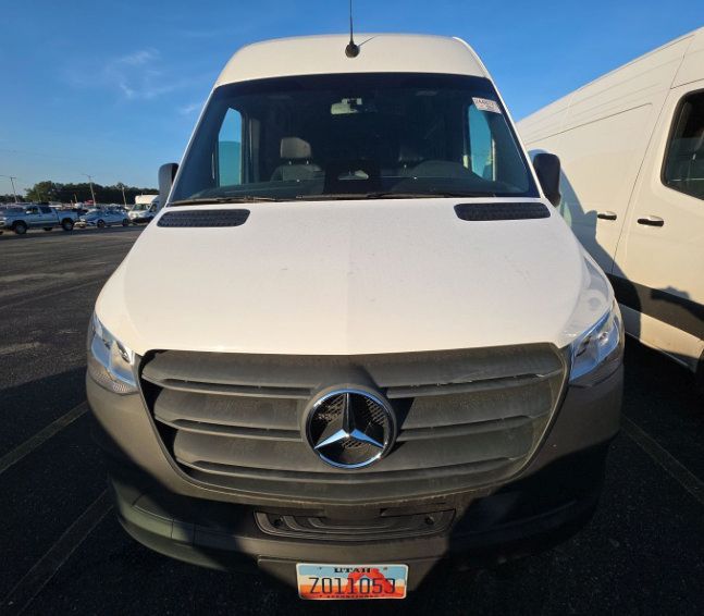 Used 2025 Mercedes-Benz Sprinter 2500 image 8