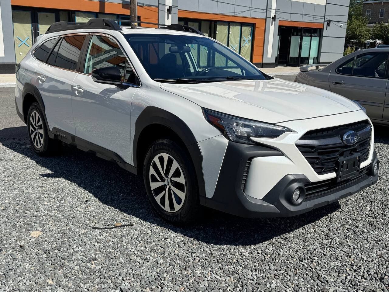 Used 2023 Subaru Outback Premium AWD/4WD image 3