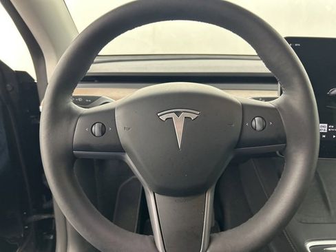 Used 2024 Tesla Model Y Long Range image 11