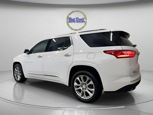 Used 2018 Chevrolet Traverse Premier w/ Driver Confidence II Package FWD image 3