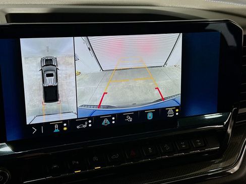 Certified 2022 Chevrolet Silverado 1500 ZR2 w/ Technology Package image 14