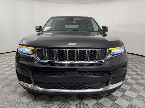 Used 2023 Jeep Grand Cherokee L Laredo image 5