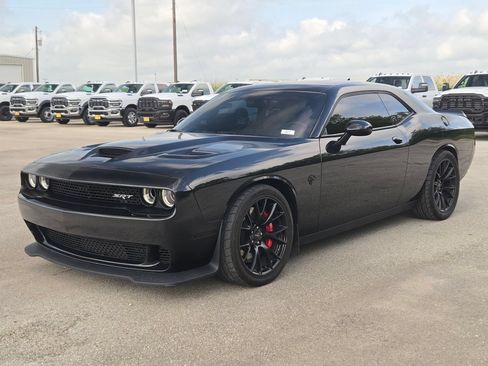 Used 2015 Dodge Challenger SRT Hellcat RWD image 7
