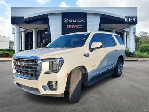 Used 2021 GMC Yukon SLT w/ SLT Premium Package image 2