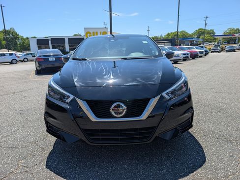 Used 2022 Nissan Versa SR w/ Convenience Package image 2