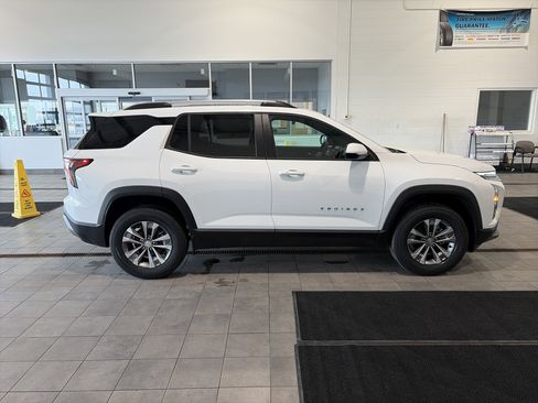 New 2026 Chevrolet Equinox LT w/ Convenience Package II image 2