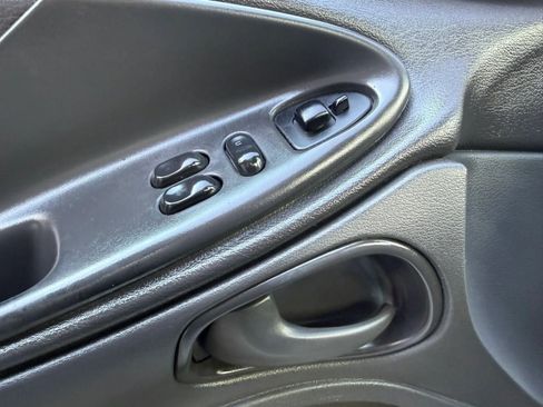 Used 2004 Ford Mustang Mach 1 RWD image 31