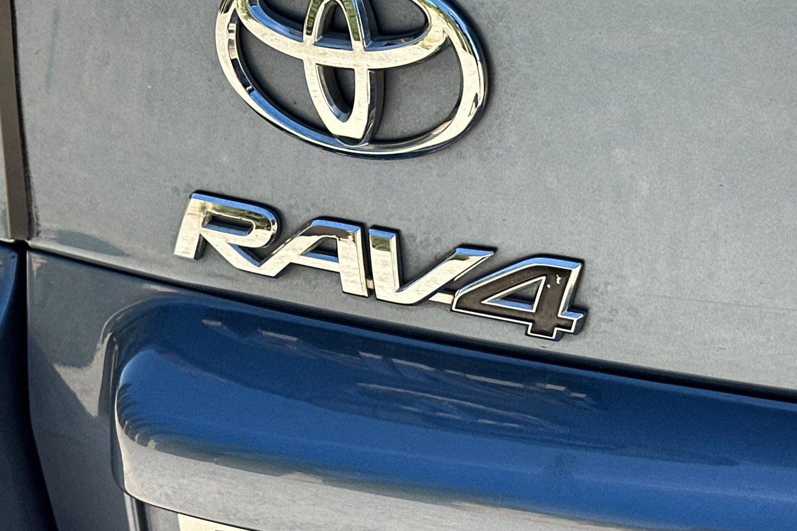 Used 2011 Toyota RAV4 4WD w/ Base L4 Extra Value Pkg image 26