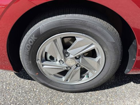 New 2026 Hyundai Elantra SE image 9