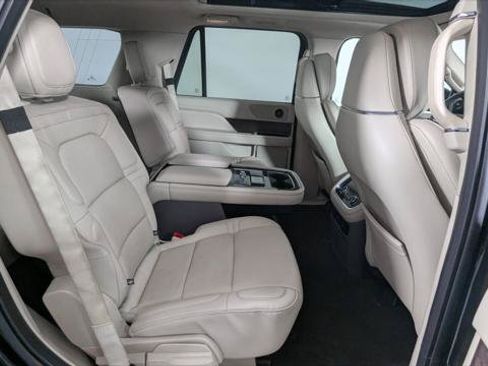 Used 2018 Lincoln Navigator Reserve w/ Technology Package AWD/4WD image 23