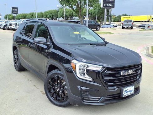 Used 2022 GMC Terrain SLE w/ Driver Convenience Package FWD image 1