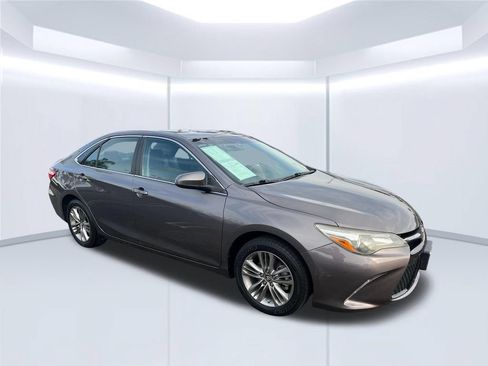 Used 2017 Toyota Camry SE FWD image 7