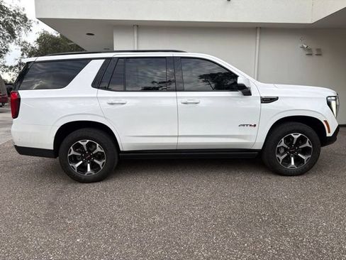Used 2025 GMC Yukon AT4 w/ AT4 Premium Plus Package AWD/4WD image 5