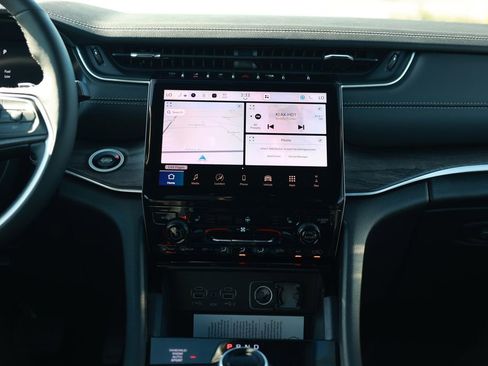 New 2025 Jeep Grand Cherokee L Limited image 23