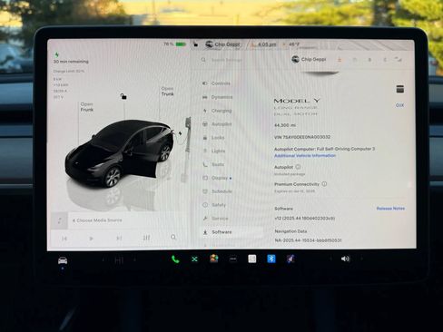 Used 2022 Tesla Model Y Long Range image 26